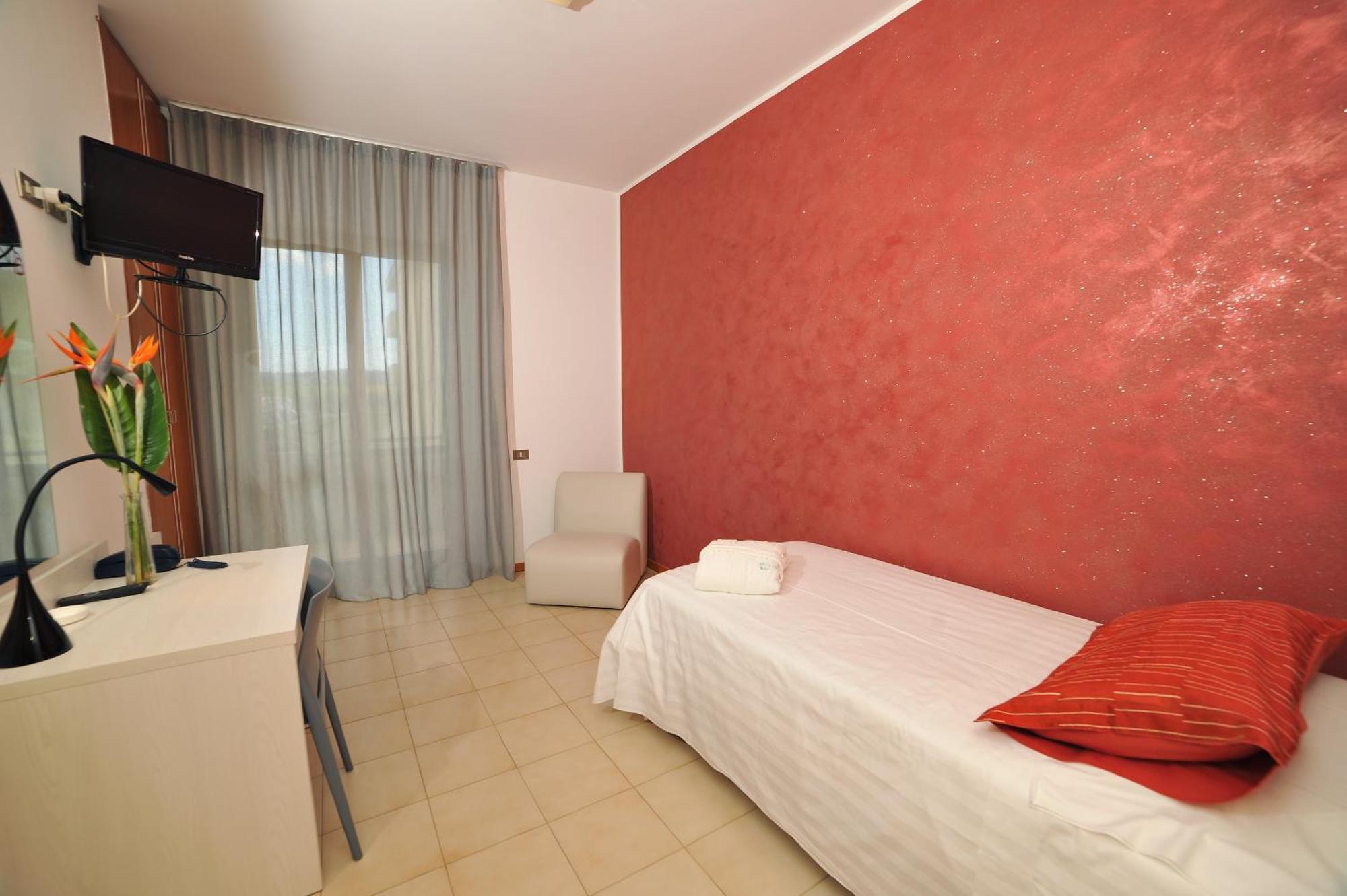 Hotel San Crispino Morrovalle Экстерьер фото