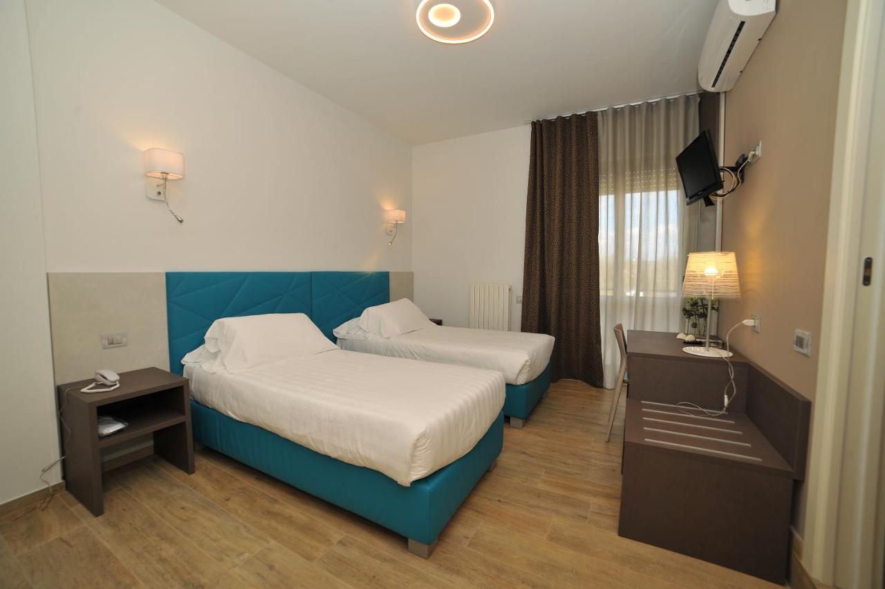 Hotel San Crispino Morrovalle Экстерьер фото