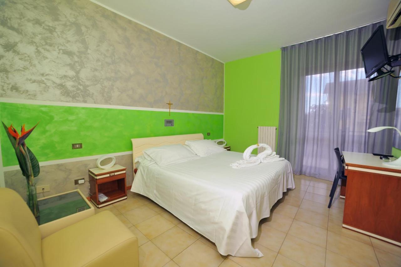 Hotel San Crispino Morrovalle Экстерьер фото