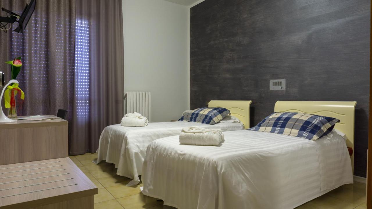 Hotel San Crispino Morrovalle Экстерьер фото